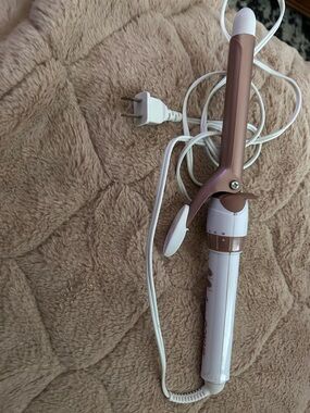 Rose Gold and White Curling Iron - Compact Styling Tool